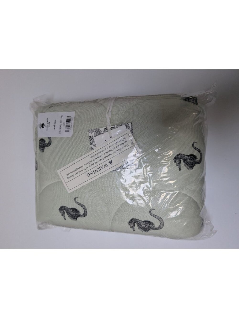 Kate Quinn Classic Circle Seahorse Quilt Baby Blanket Light Green